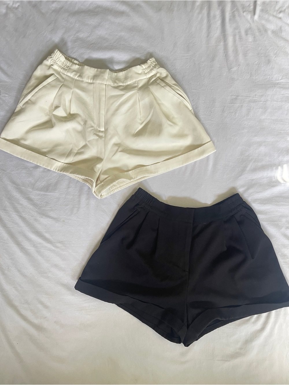 2x Woman's Cream & Black High-Waist Shorts | Size: Women's Large | Forever 21